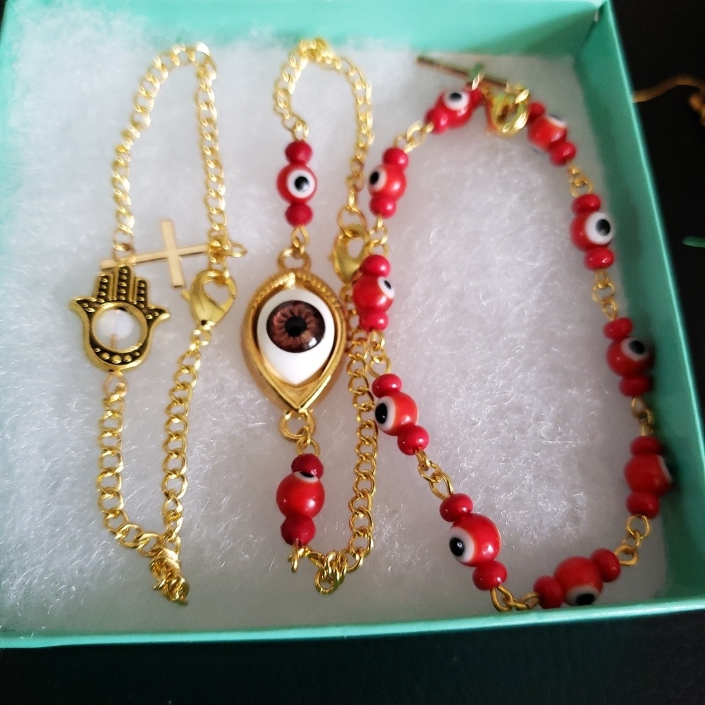 3 beatiful bracelet